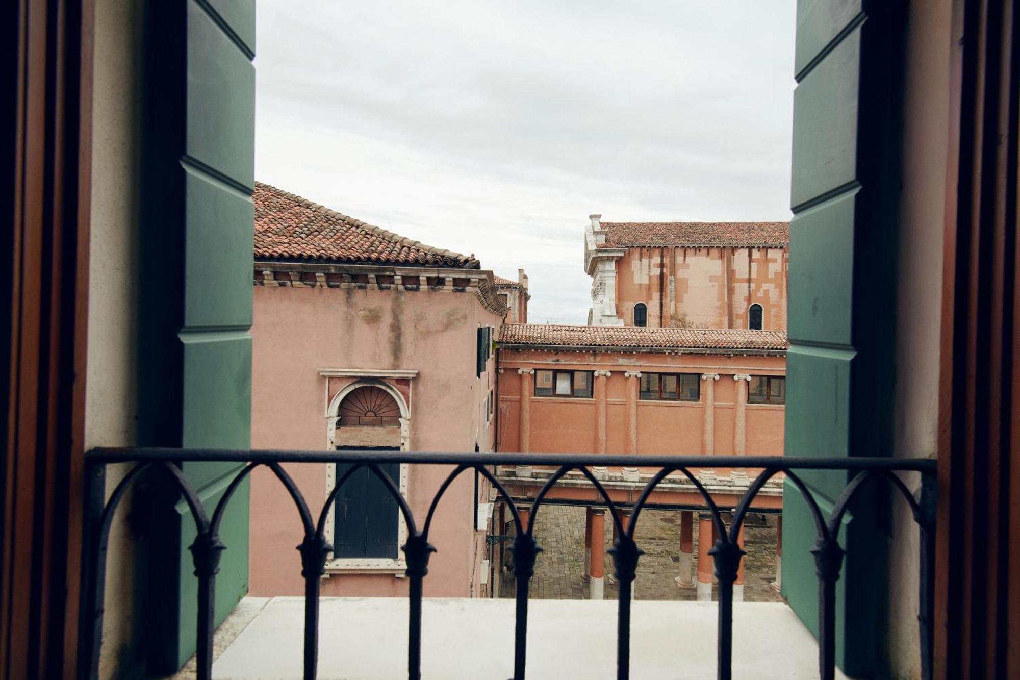 Aparthotel Palazzo Contarini Della Porta Di Ferro Wenecja Zewnętrze zdjęcie